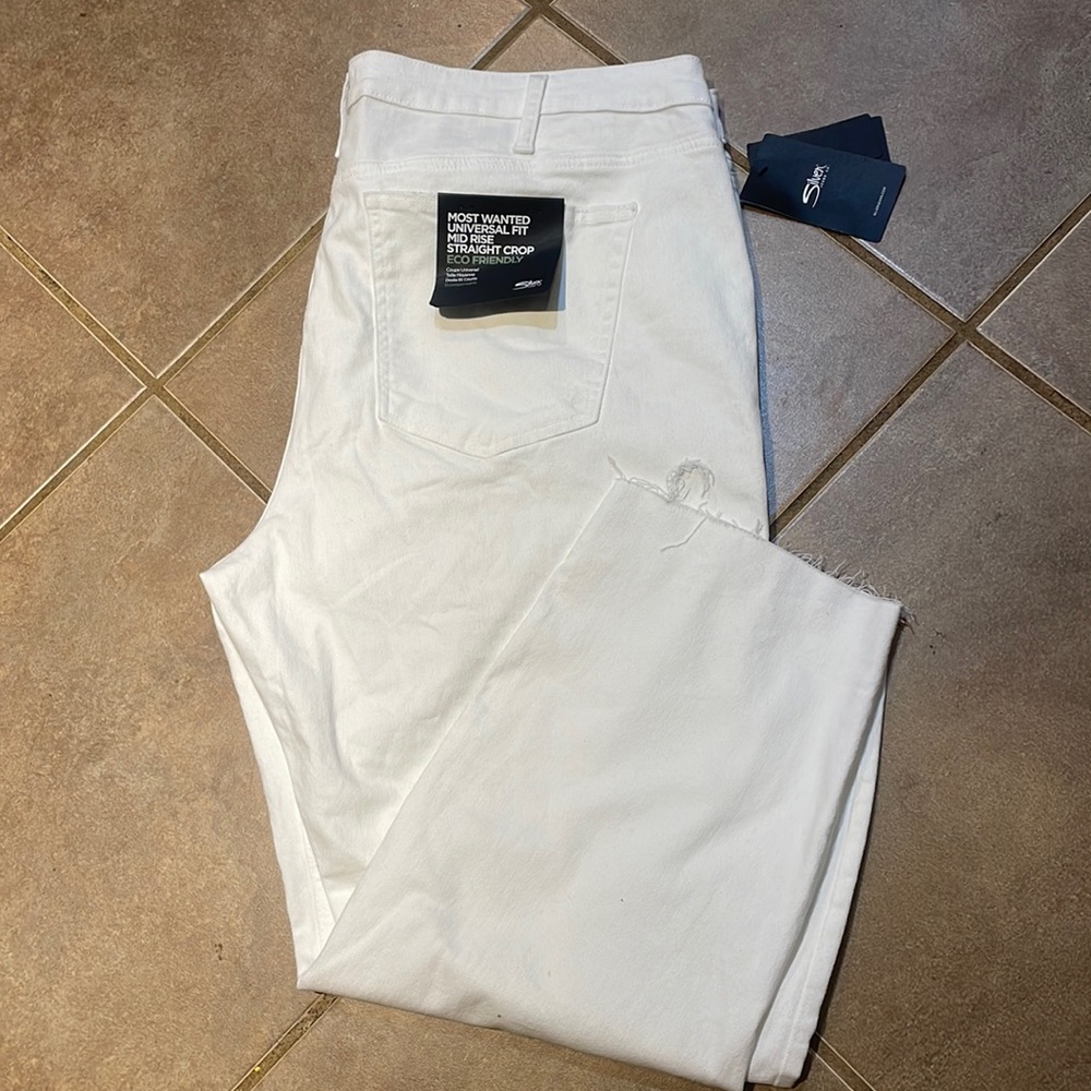 NWT Silver Mid rise Straight Crop Jeans! 24W